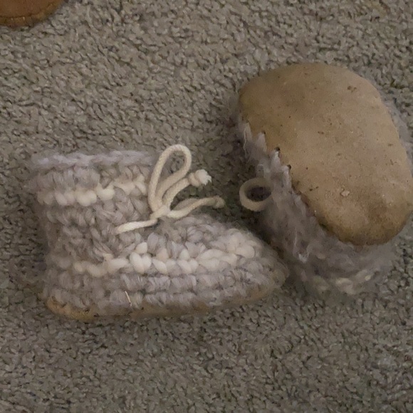Baby Mocs knit - Picture 2 of 2